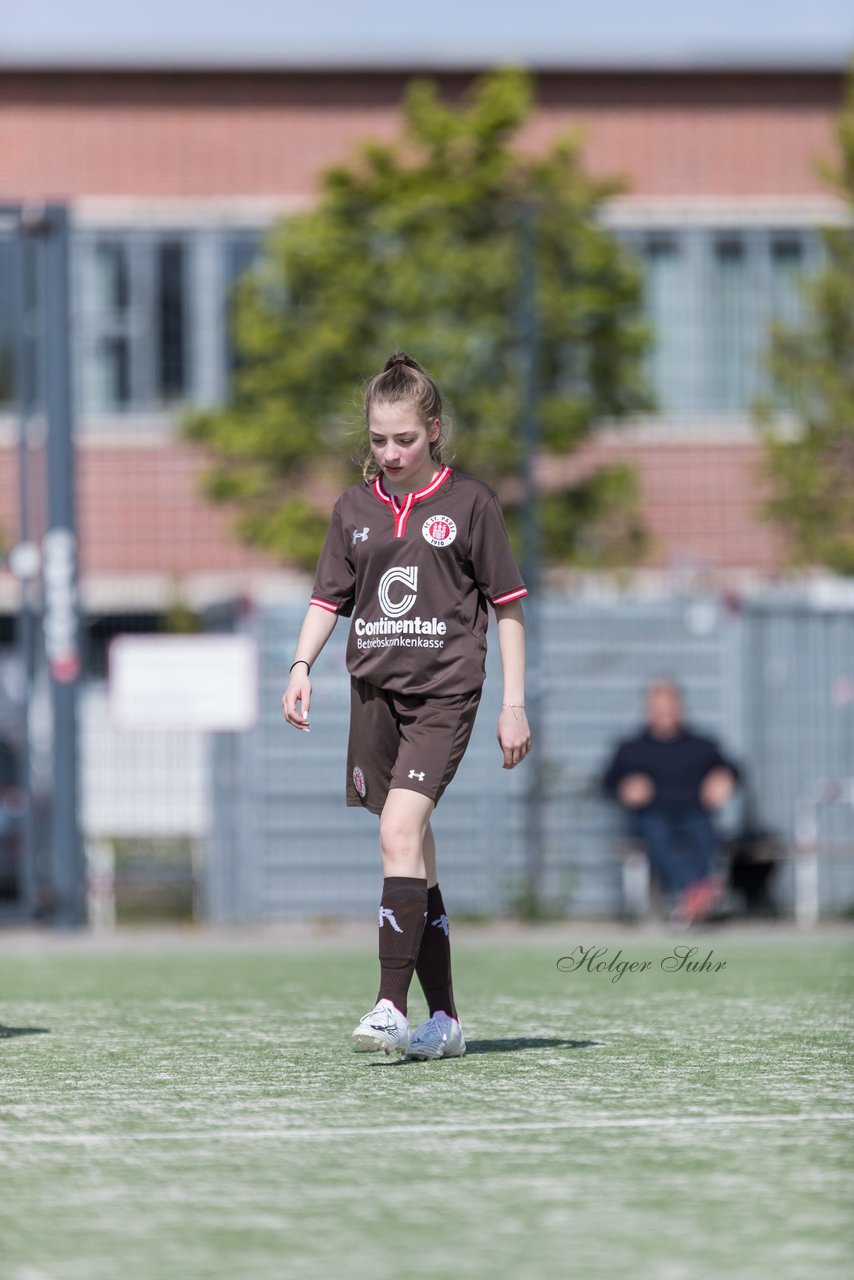 Bild 152 - wBJ St. Pauli - Walddoerfer : Ergebnis: 1:11